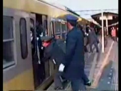 Посадка в японские поезда