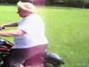 Бабушка села на мотоцикл